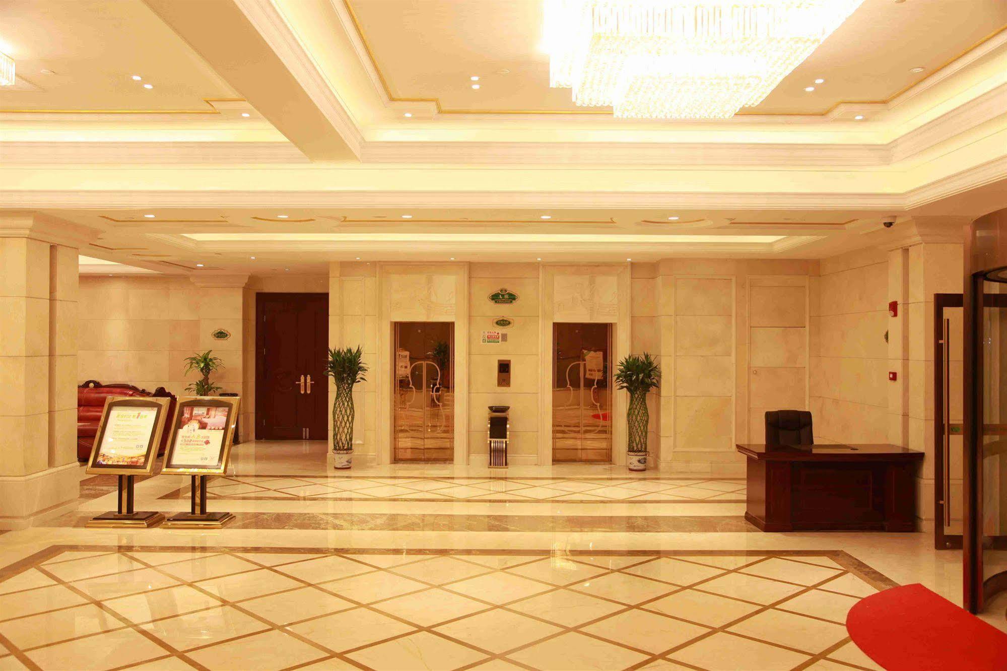Vienna Hotel Shanghai Pudong Airport Exterior foto