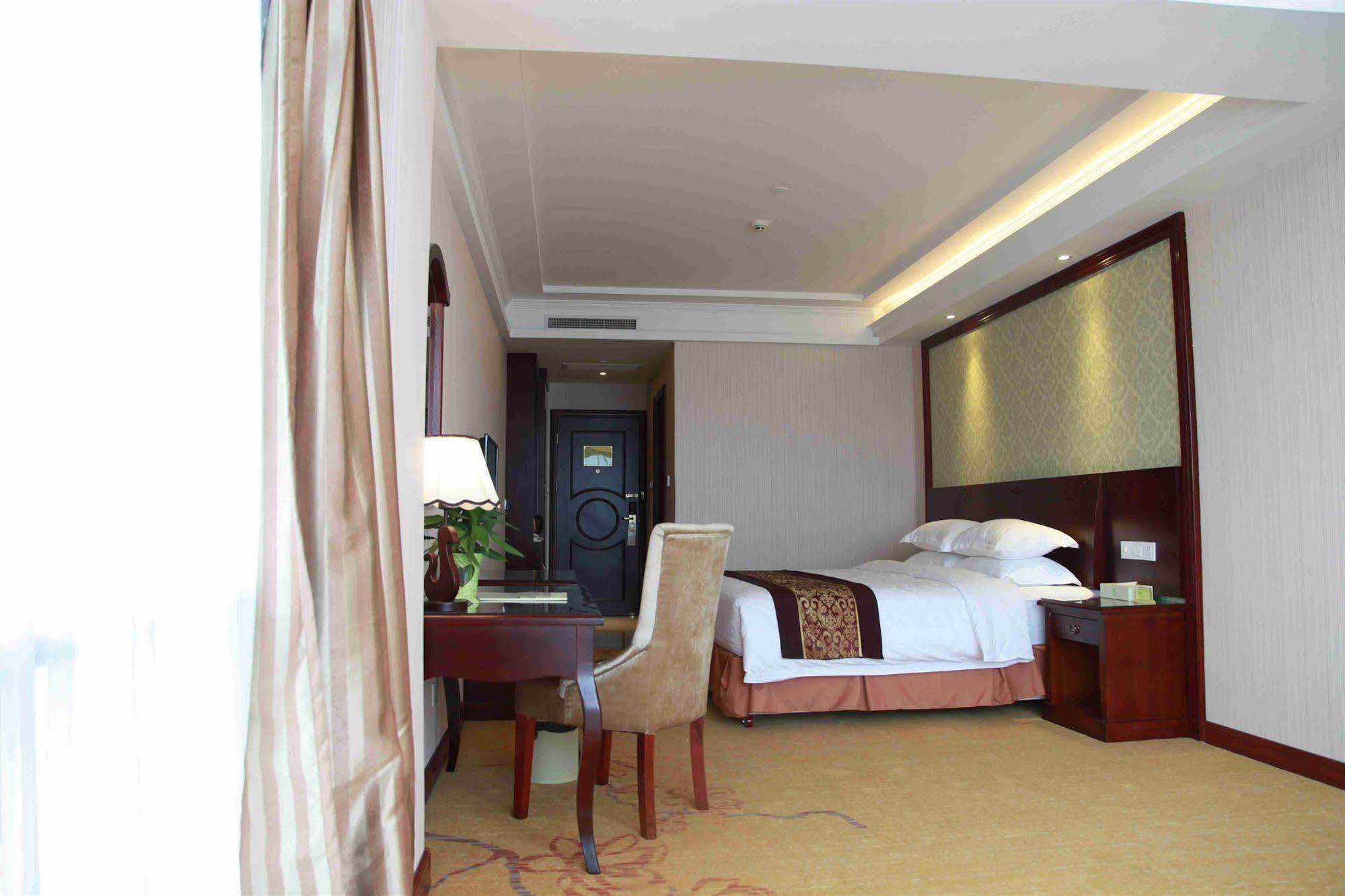 Vienna Hotel Shanghai Pudong Airport Exterior foto