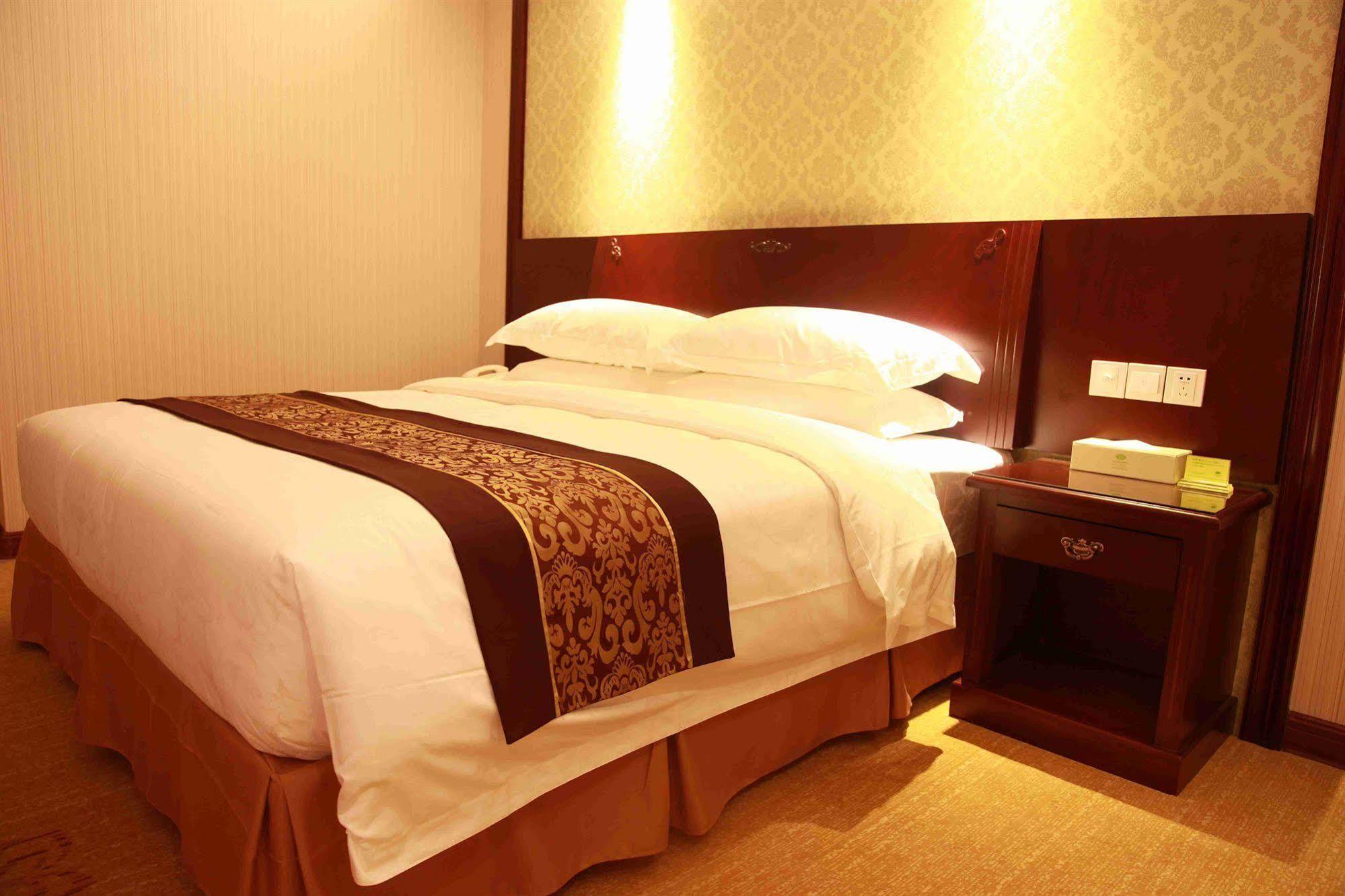 Vienna Hotel Shanghai Pudong Airport Exterior foto