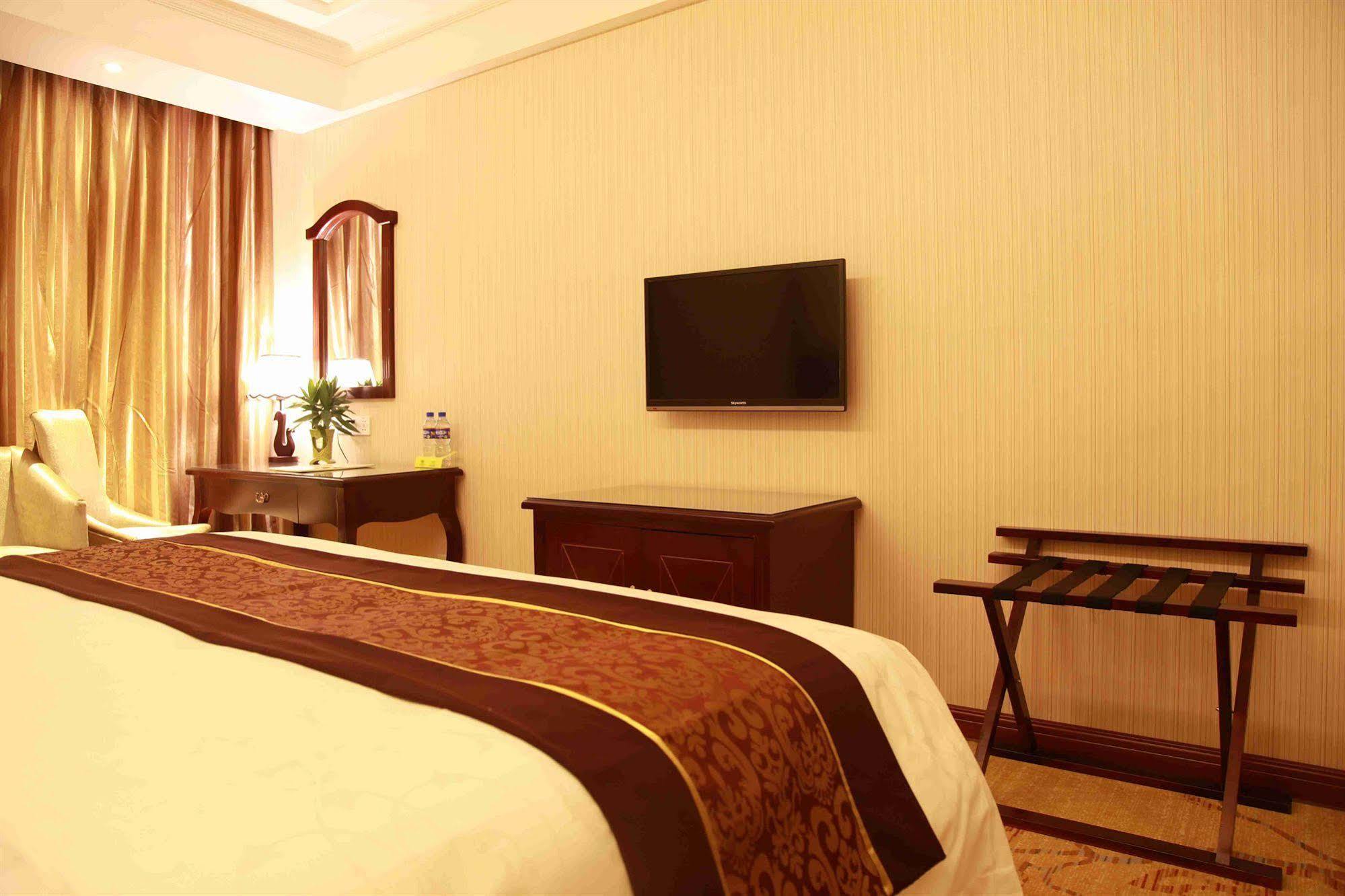 Vienna Hotel Shanghai Pudong Airport Exterior foto