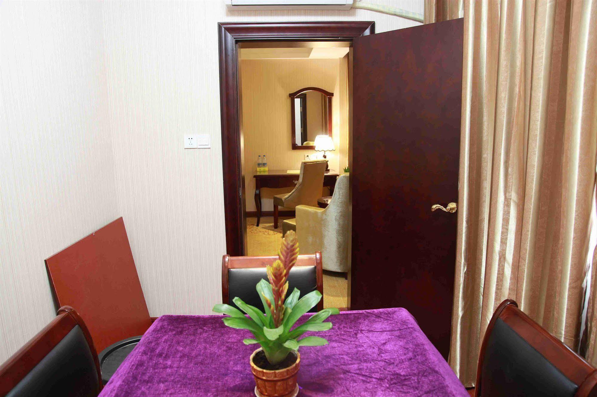 Vienna Hotel Shanghai Pudong Airport Exterior foto