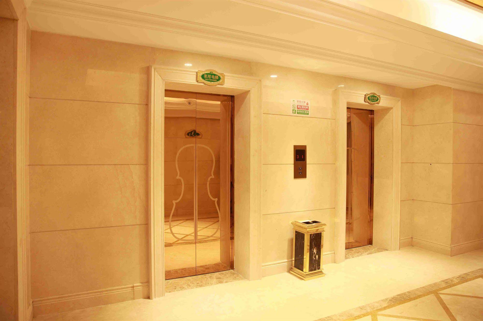 Vienna Hotel Shanghai Pudong Airport Exterior foto