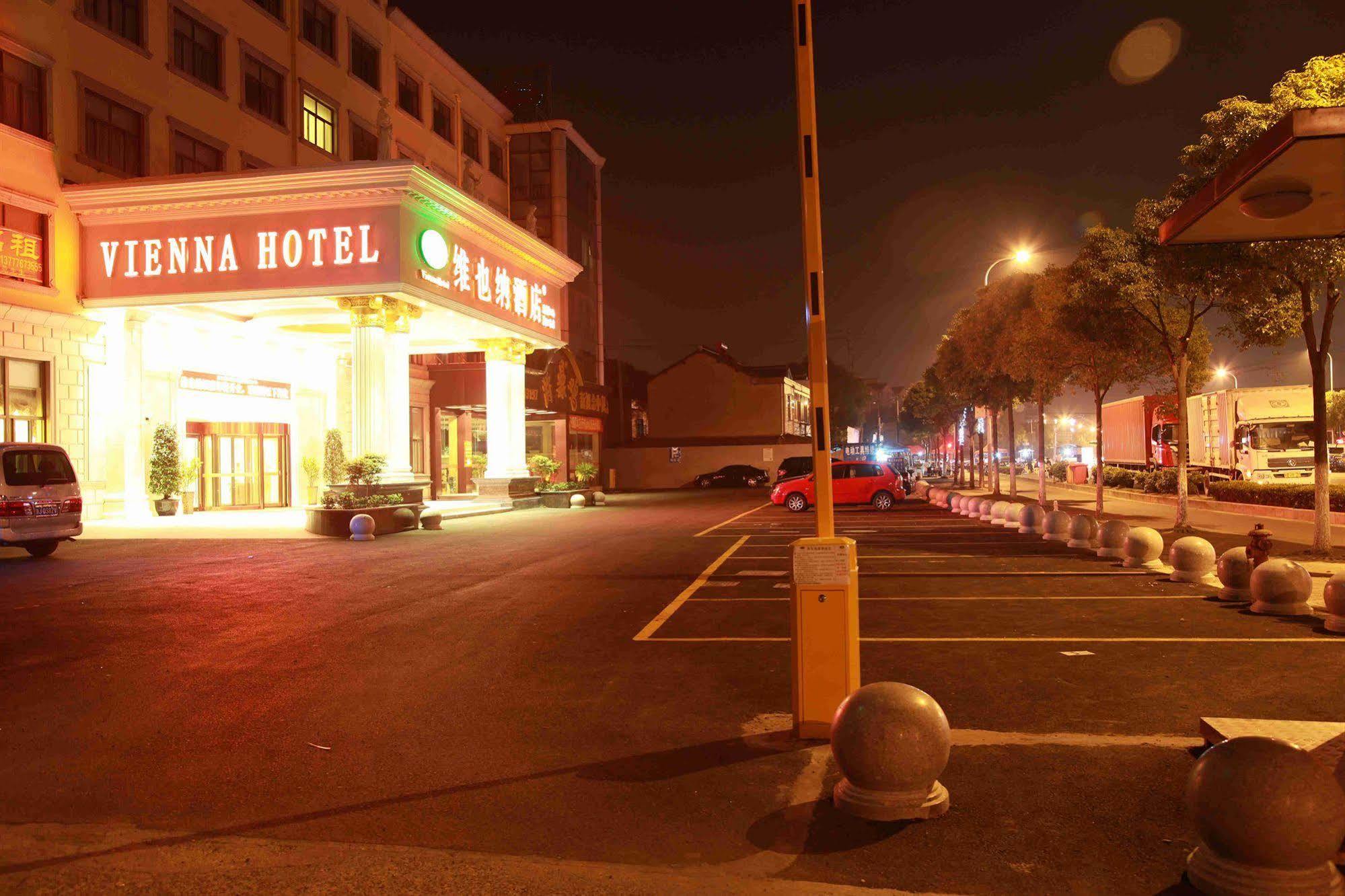 Vienna Hotel Shanghai Pudong Airport Exterior foto